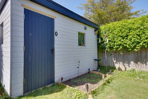 Garden Outbuilding- click for photo gallery